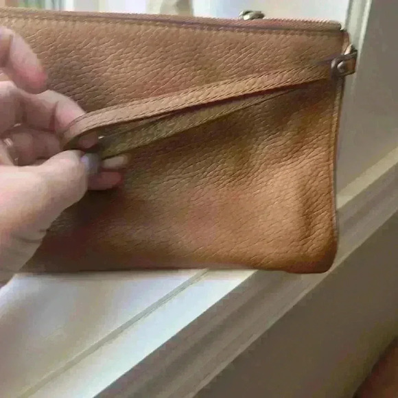 MICHAEL KORS TAN WRISTLET - Picture 4 of 7